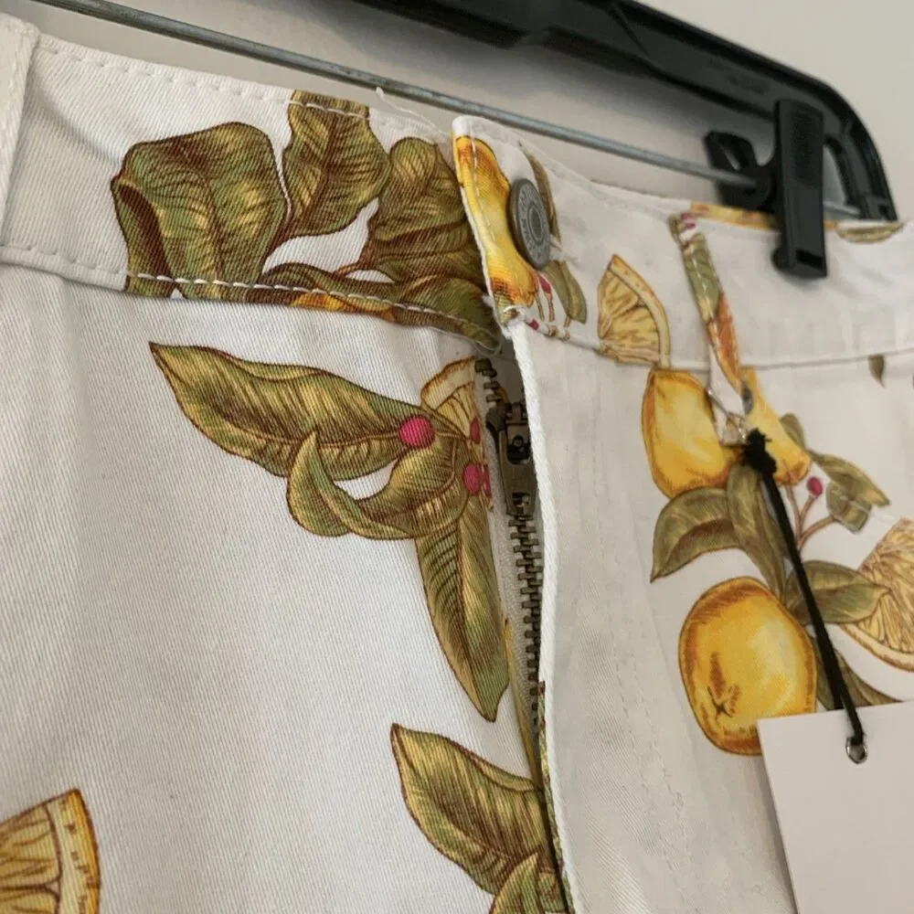 Forever 21 Lemon Print Shorts Novelty Print High Rise NWT - Size 31